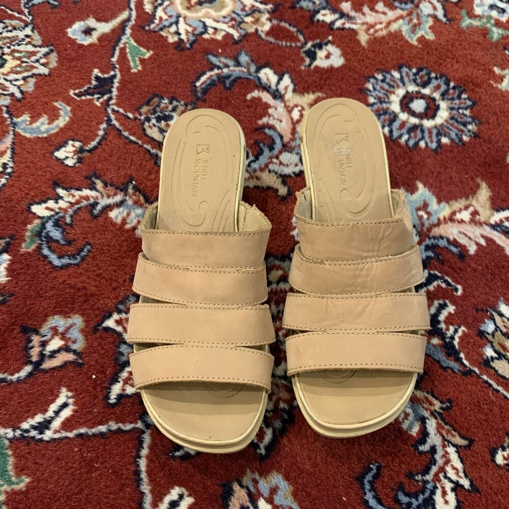 White Mountain 'Genie' Leather Clog Sandals